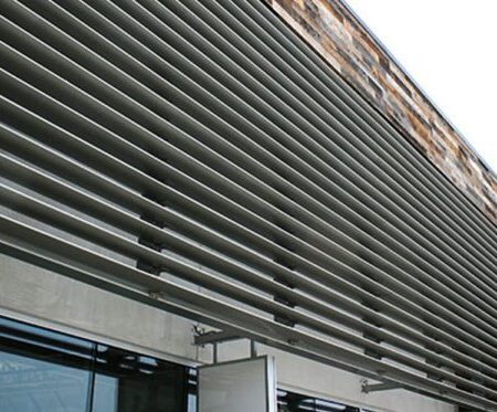 Lam chắn nắng hình viên đạn 4 Lam chan nang dau dan Aerobrise–Sun Louver Austrong04 600x373 1