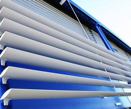 Lam chan nang hinh thoi Aerofoil–Sun Louver Austrong05 600x373 1