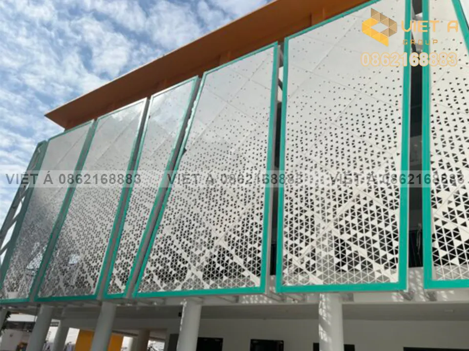 Cận cảnh chi tiết tấm nhôm facade dày 2mm ứng dụng cho mặt dựng hiện đại