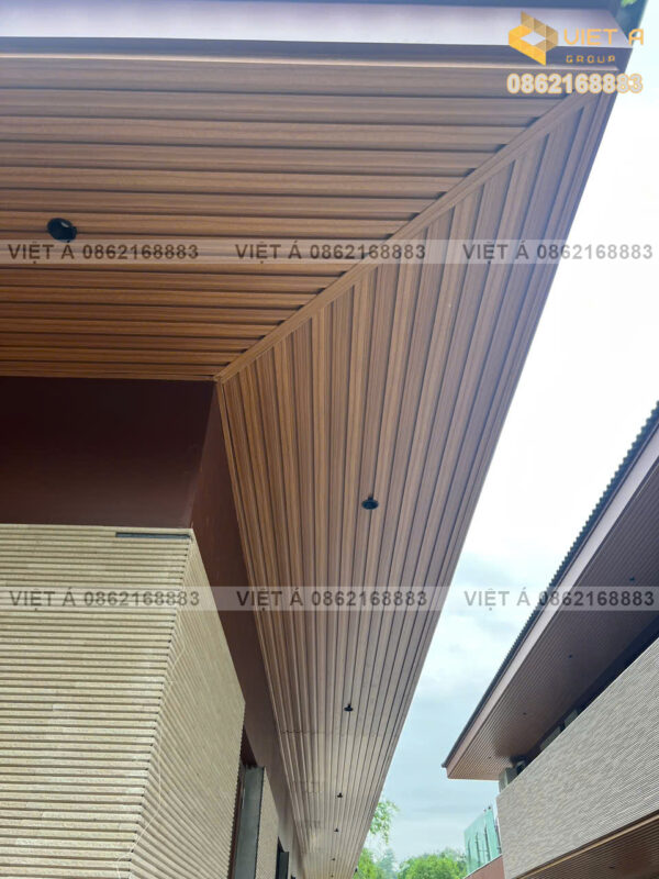 Quá trình lắp đặt trần nhôm F45 tại công trình thực tế