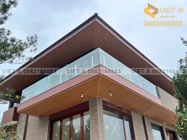 Cận cảnh bề mặt trần nhôm F45 sau khi hoàn thiện