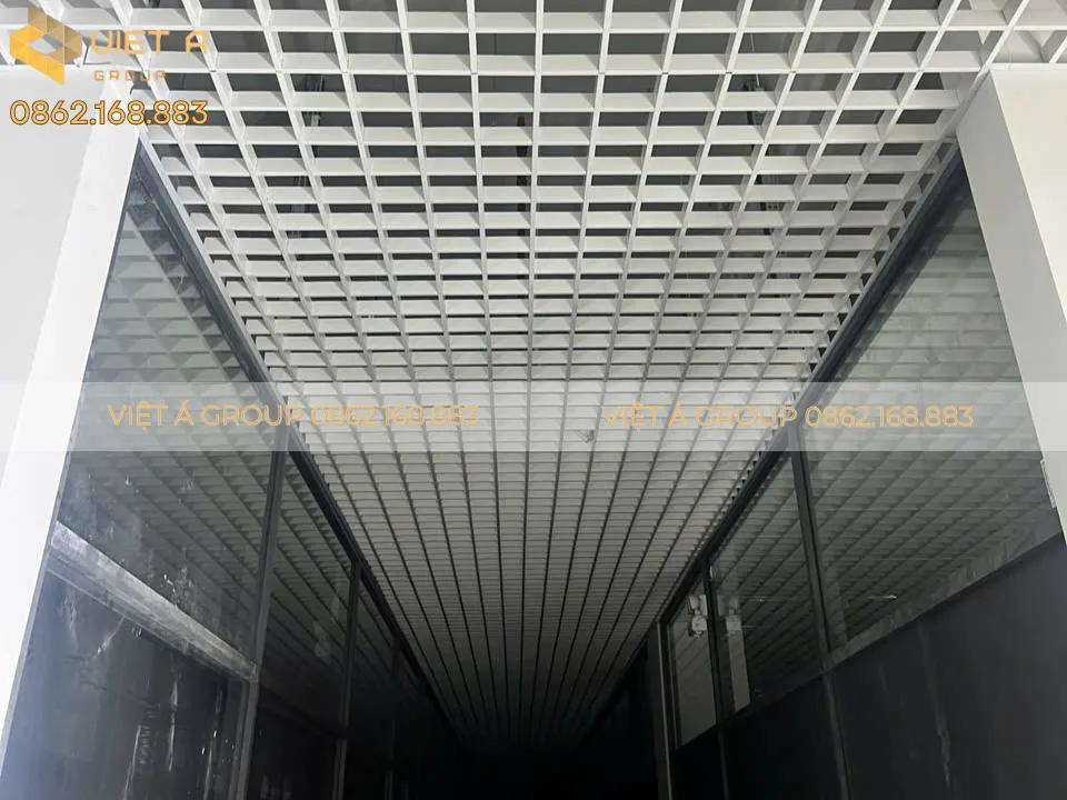 Trần Nhôm Caro 150x150 Tại Dự Án HW Energy Hải Phòng 18 Tối ưu chiếu sáng và lưu thông không khí