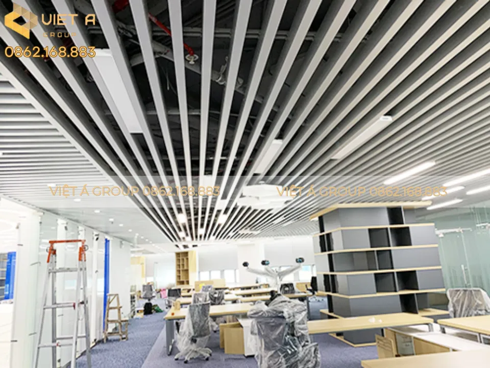 Xu Hướng Thiết Kế Trần Nhôm U-Shaped Trong Kiến Trúc Hiện Đại 12 Xu Hướng Thiết Kế Trần Nhôm U-Shaped Trong Kiến Trúc Hiện Đại