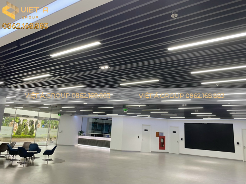 Thi Công Trần Nhôm U-Shaped 30x60 Vân Gỗ Cho Văn Phòng Phú Thành – Udic Hoàng Đạo Thuý, Hà Nội 16 8 5