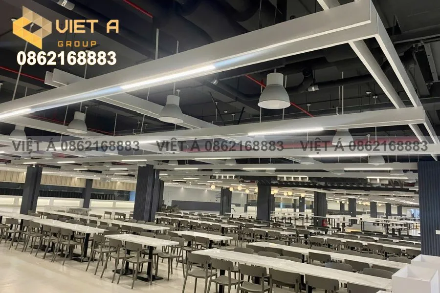 Lam Nhôm Hộp 30x150 Cho Nhà Ăn Khu Công Nghiệp Vishi Nghệ An: Đầu Tư Thông Minh Cho Không Gian Ăn Uống 25 Lam nhôm hộp 30x150 trang trí nhà ăn – Tăng tính thẩm mỹ cho khu công nghiệp