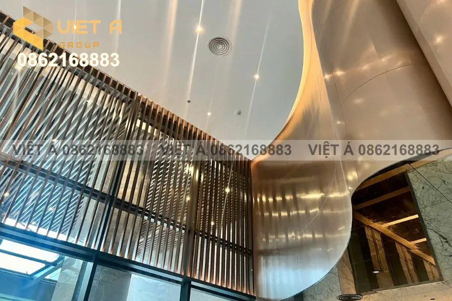 Lam Nhôm Hộp 30x80 Mang Lại Vẻ Đẹp Hiện Đại Cho Sảnh Chung Cư Hdmon 89 Láng Hạ 26 Hình ảnh hoàn thiện hạng mục lam nhôm hộp 30x80 tại 89 Láng Hạ
