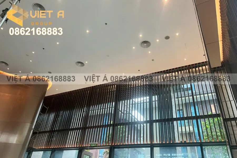 Lam Nhôm Hộp 30x80 Mang Lại Vẻ Đẹp Hiện Đại Cho Sảnh Chung Cư Hdmon 89 Láng Hạ 20 Hình ảnh thực tế thi công lam nhôm hộp 30x80 tại Hdmon 89 Láng Hạ