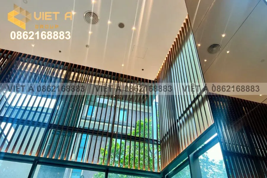 Lam Nhôm Hộp 30x80 Mang Lại Vẻ Đẹp Hiện Đại Cho Sảnh Chung Cư Hdmon 89 Láng Hạ 22 Chi tiết lắp ráp lam nhôm hộp 30x80 tại dự án 89 Láng Hạ