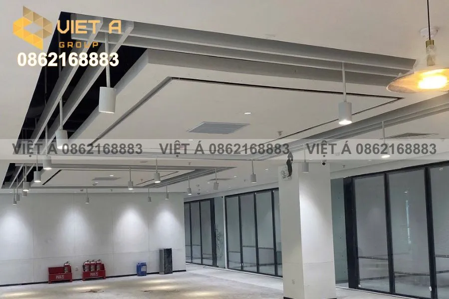 Trần Nhôm U30x150mm Tại Luxcase ICT: Bước Tiến Trong Thiết Kế Công trình hiện đại 14 Toàn Cảnh Hạng Mục Trần Nhôm U30x150mm – Dự Án Luxcase ICT