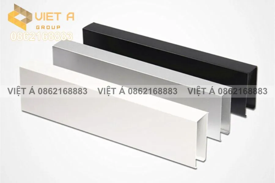 Trần Nhôm U30x150mm Tại Luxcase ICT: Bước Tiến Trong Thiết Kế Công trình hiện đại 15 Lắp Đặt Trần Nhôm U30x150mm Cho Văn Phòng Luxcase ICT