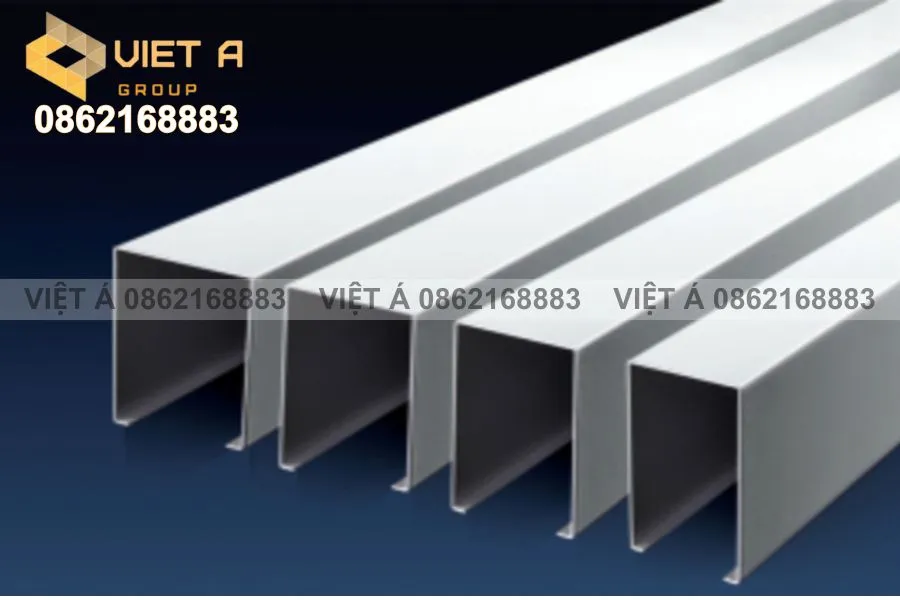 Trần Nhôm U30x150mm Tại Luxcase ICT: Bước Tiến Trong Thiết Kế Công trình hiện đại 17 Trần Nhôm U30x150mm Kết Hợp Đèn Âm Trần – Luxcase ICT