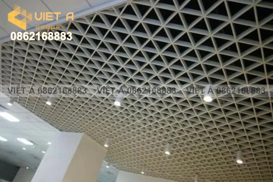 Thi Công Trần Nhôm Caro Tam Giác Tại Hà Nội – Uy Tín, Chất Lượng, Báo Giá Minh Bạch 17 Cấu tạo khung xương và tấm nhôm Caro tam giác tiêu chuẩn