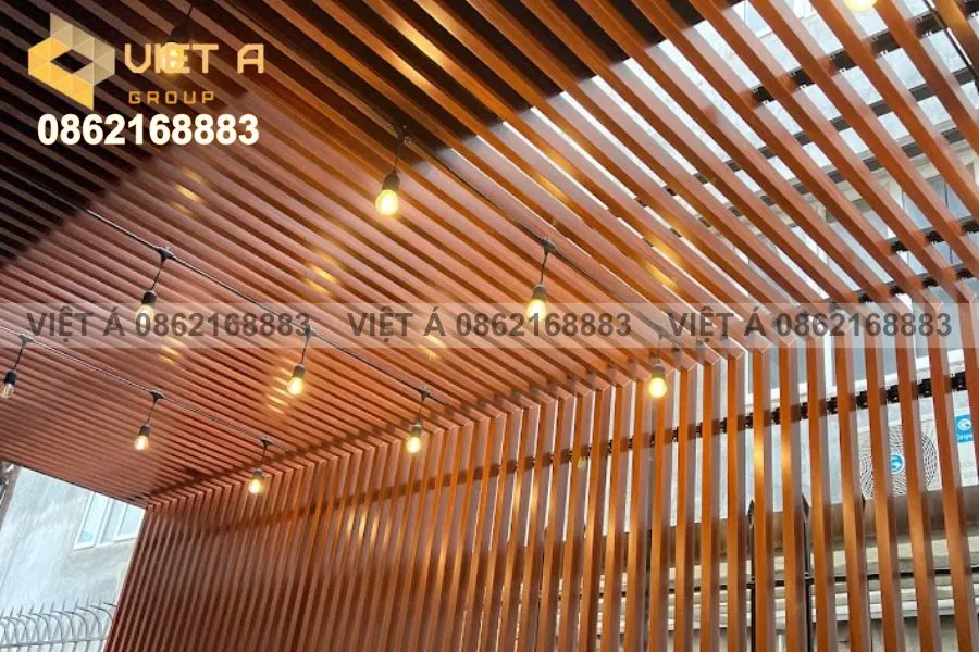 Mẫu trần nhôm U-Shaped hiện đại lắp đặt tại Hà Nội