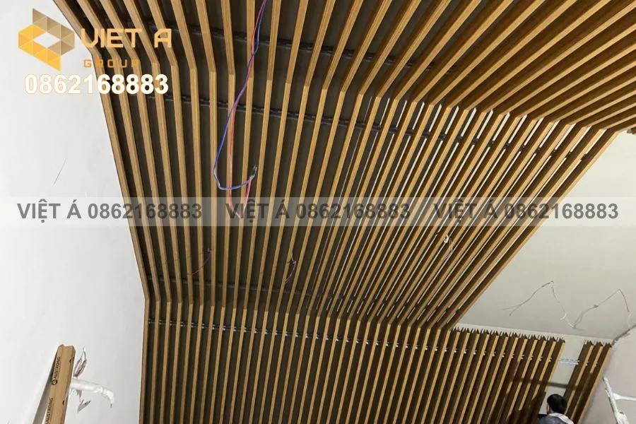 Ứng dụng thực tế trần nhôm U Shaped tại văn phòng Hà Nội với chi phí hợp lý