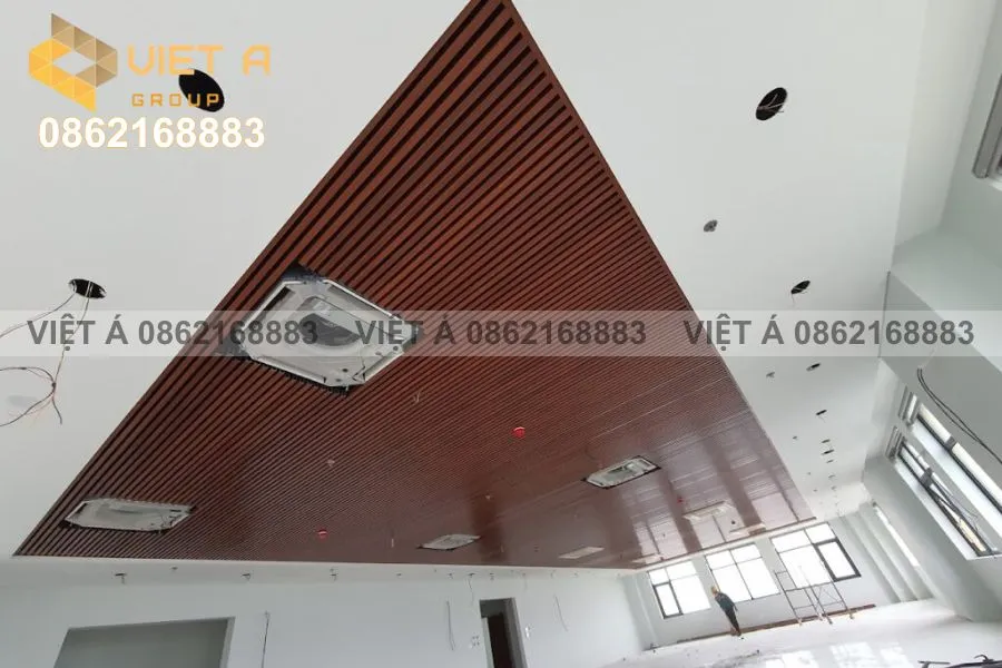 Hình ảnh thực tế thi công trần nhôm U Shaped tại Hà Nội với báo giá chi tiết