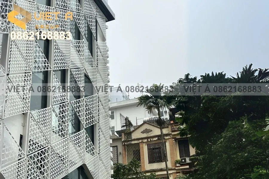 Phối cảnh mặt tiền với tấm ốp nhôm CNC, lam nhôm trang trí và tấm ốp nhôm Facade nổi bật