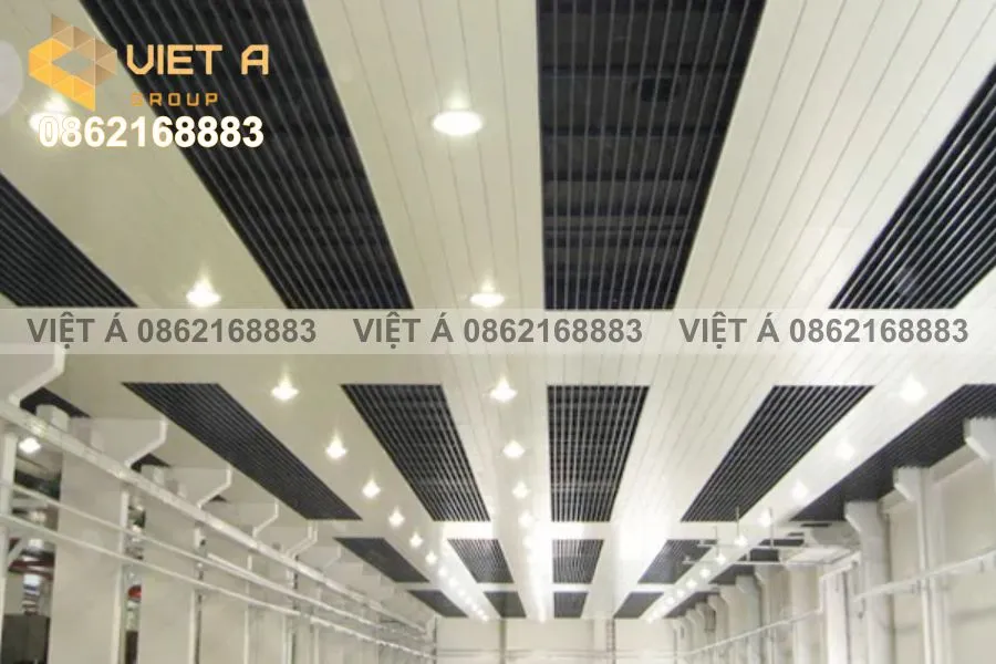 Ứng Dụng Trần Nhôm C-Shaped Hà Nội Trong Thiết Kế Kiến Trúc Hiện Đại 29 Hình ảnh thực tế thi công trần nhôm C-shaped Hà Nội