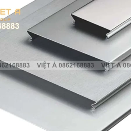 Thi công trần nhôm C-shaped Hà Nội cho trung tâm thương mại