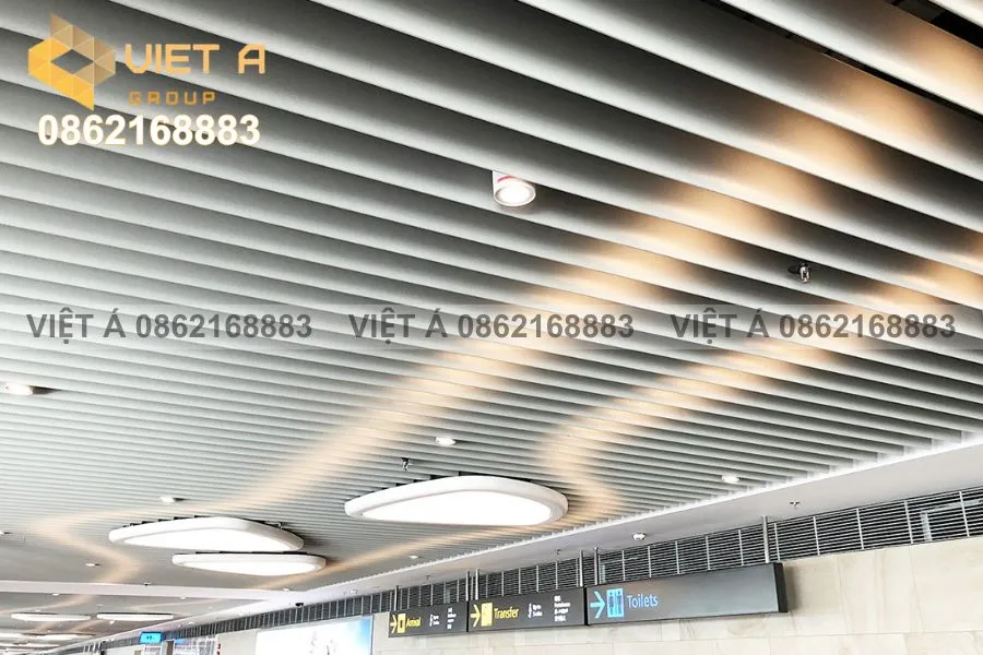 Mẫu trần nhôm Linear U-Bullet thi công thực tế tại Hà Nội