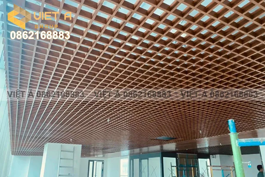 Hệ thống Trần Caro Vuông kết hợp đèn âm trần tinh tế