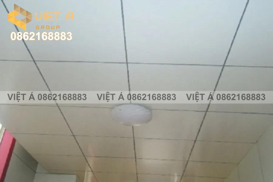 Cận cảnh bề mặt tấm ốp nhôm Alu cao cấp của Việt Á Group