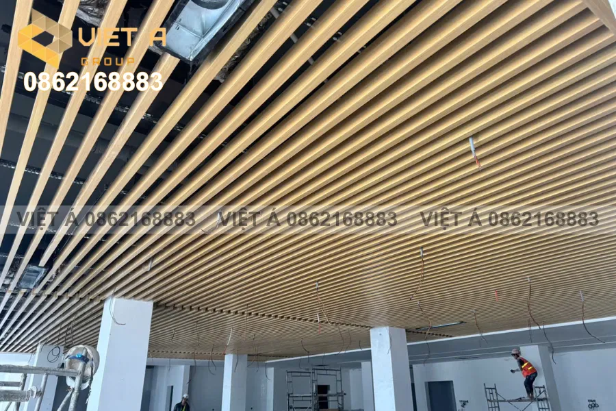 Mẫu trần nhôm U50x100mm tối ưu ánh sáng và cách âm