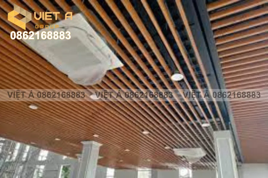 Ảnh công trình Việt Á bàn giao trần nhôm U50x100mm đúng tiến độ