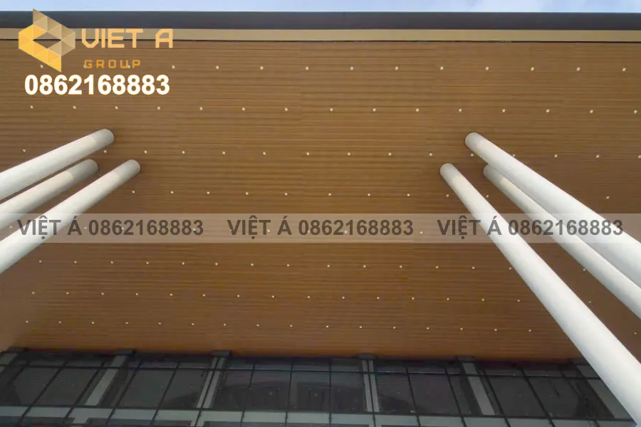 Không gian hội nghị lung linh với trần nhôm C300