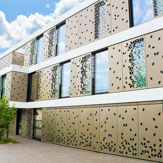 Vì sao tấm nhôm ốp facade được dùng nhiều trong thiết kế mặt dựng? 6 Lý do tấm nhôm ốp facade được dùng nhiều trong thiết kế mặt dựng