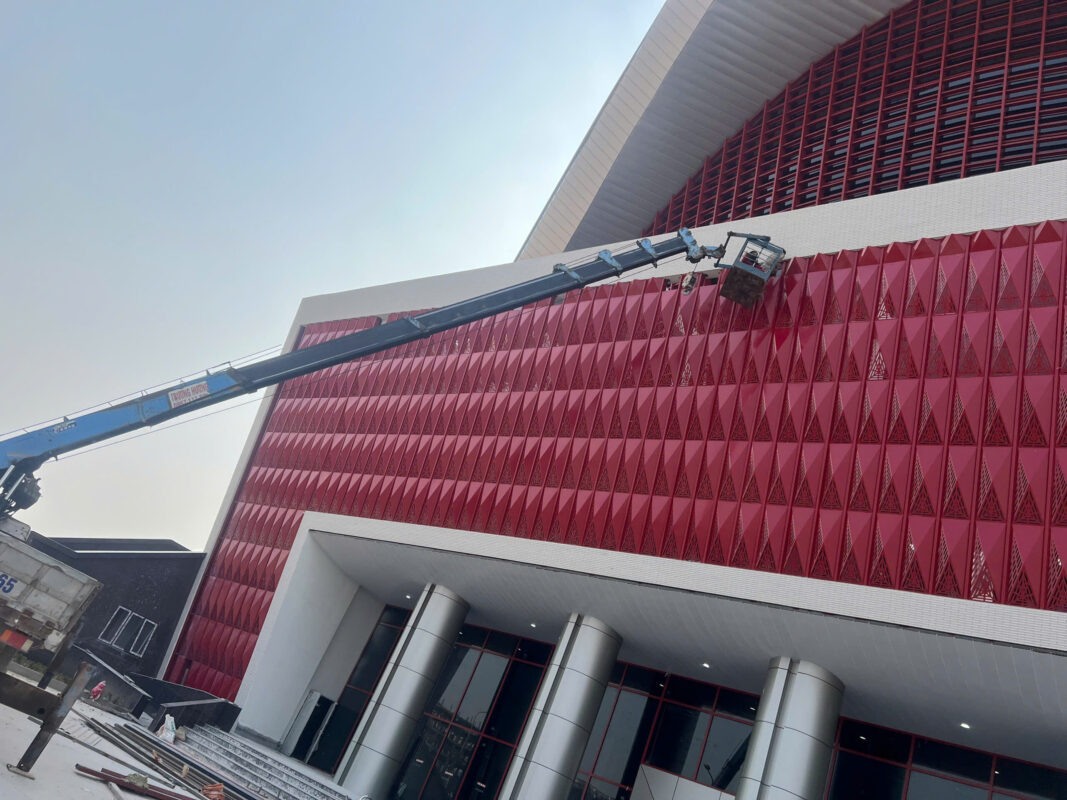 Thi công tấm ốp nhôm CNC