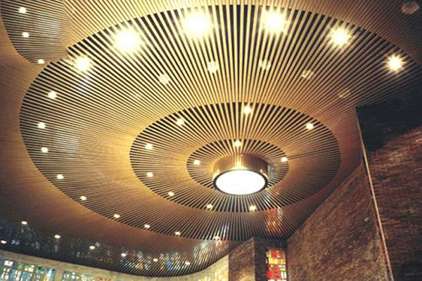 Đơn vị thi công trần nhôm phòng khách đẹp, giá rẻ tại Hà Nội 3 Tại sao trần nhôm là xu hướng hoàn hảo cho phòng khách hiện đại?