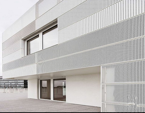 Lý do nên chọn thi công tấm ốp facade ngoại thất cho công trình mới 3 Thi công tấm ốp facade ngoại thất là gì?