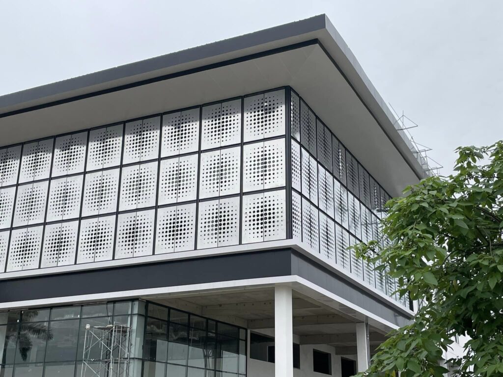 Lý do nên chọn thi công tấm ốp facade ngoại thất cho công trình mới 1 Việt Á Group