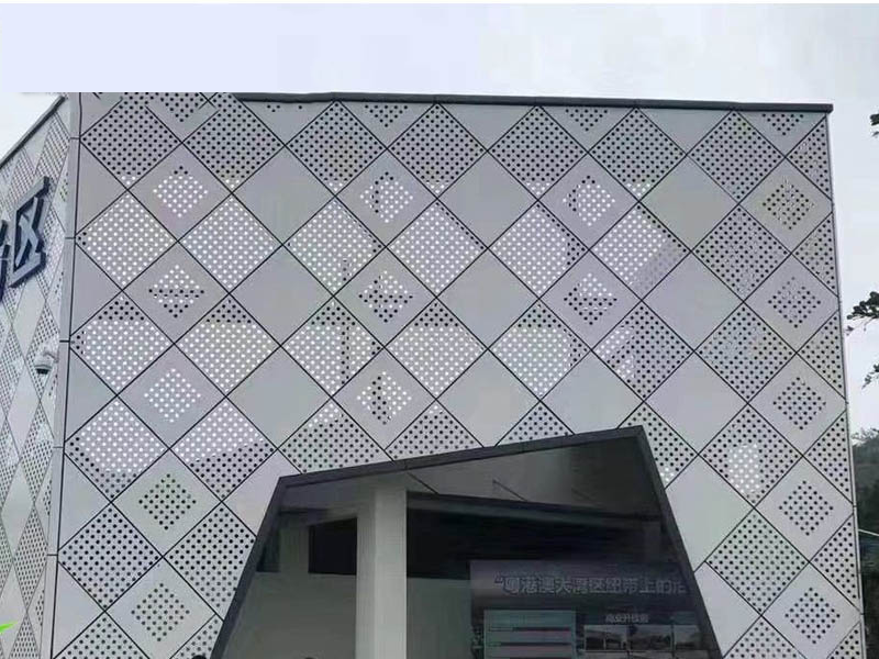 Đột phá thiết kế kiến trúc nhờ gia công tấm ốp nhôm CNC 3 Tại sao gia công tấm ốp nhôm CNC tạo ra đột phá trong thiết kế kiến trúc?