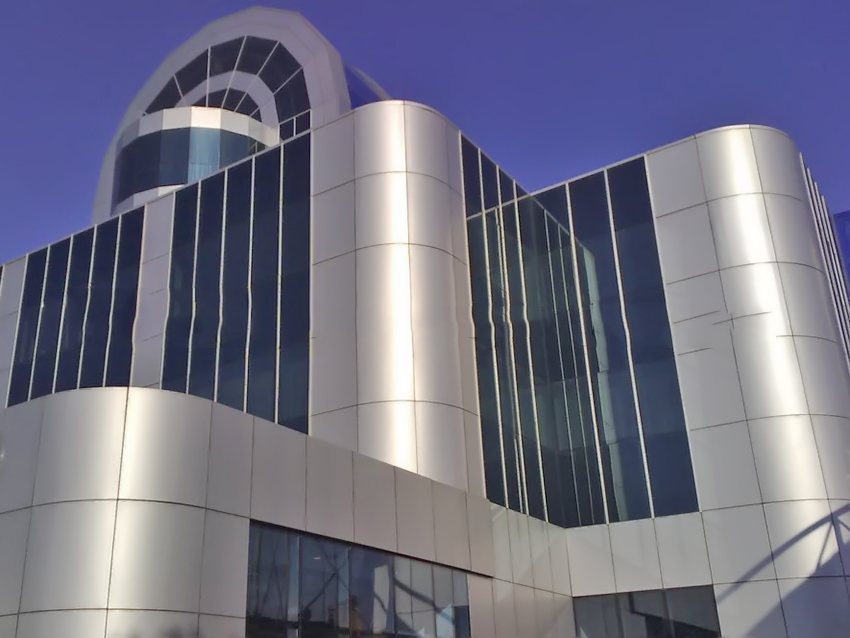 Tấm ốp nhôm – vật liệu trang trí kiến trúc hiện đại