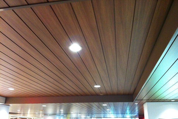 Tìm hiểu các yếu tố ảnh hưởng đến báo giá trần nhôm giả gỗ 2 Báo giá trần nhôm giả gỗ