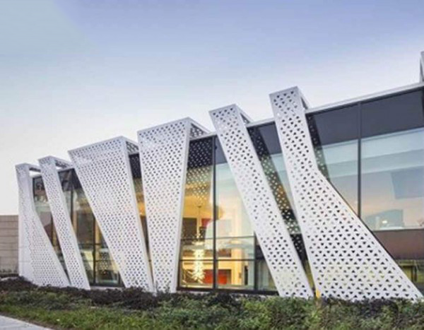 Thi công tấm ốp nhôm mặt dựng chuyên nghiệp