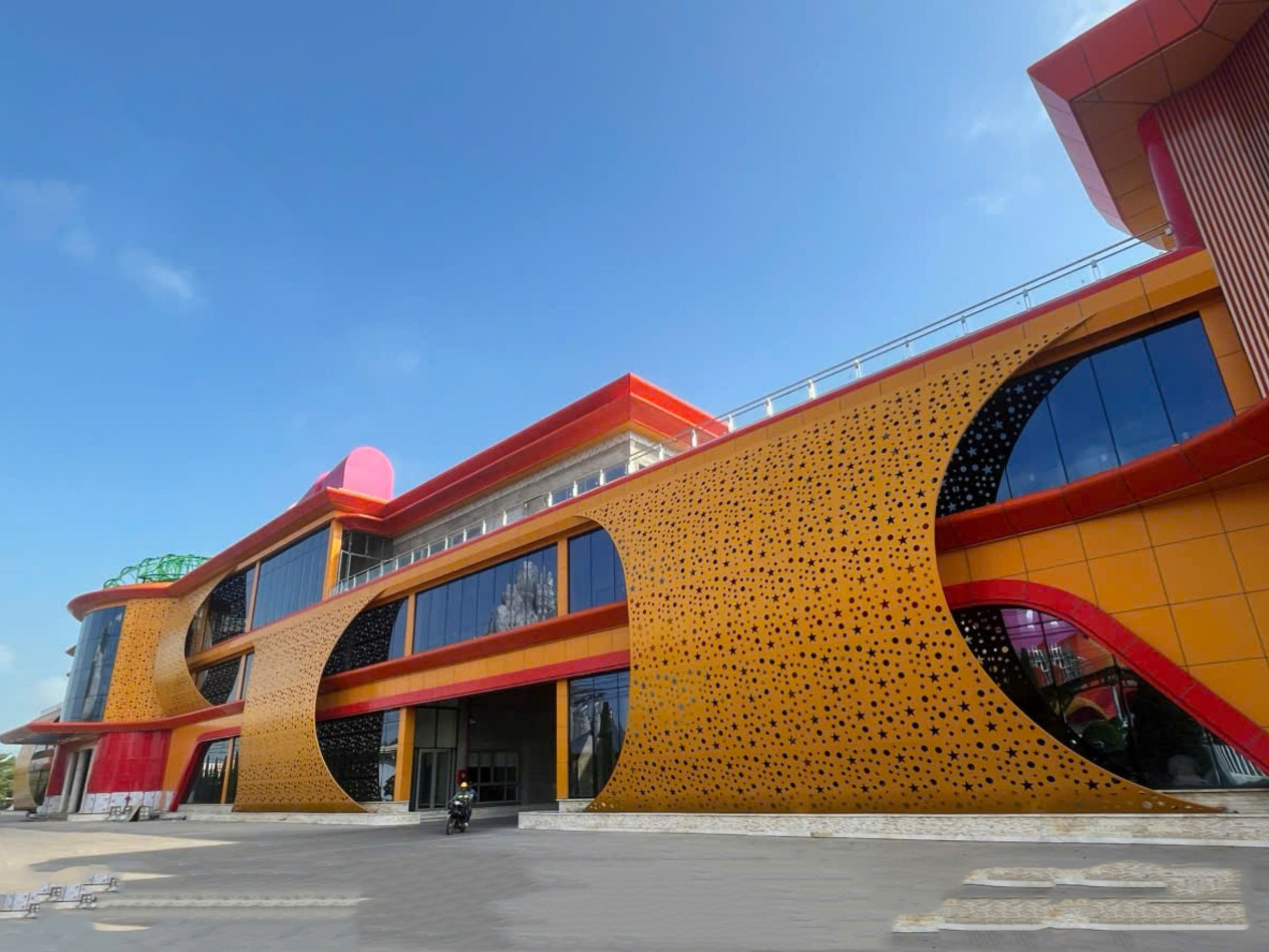 Những lưu ý quan trọng khi mua tấm ốp nhôm mặt dựng chắn nắng