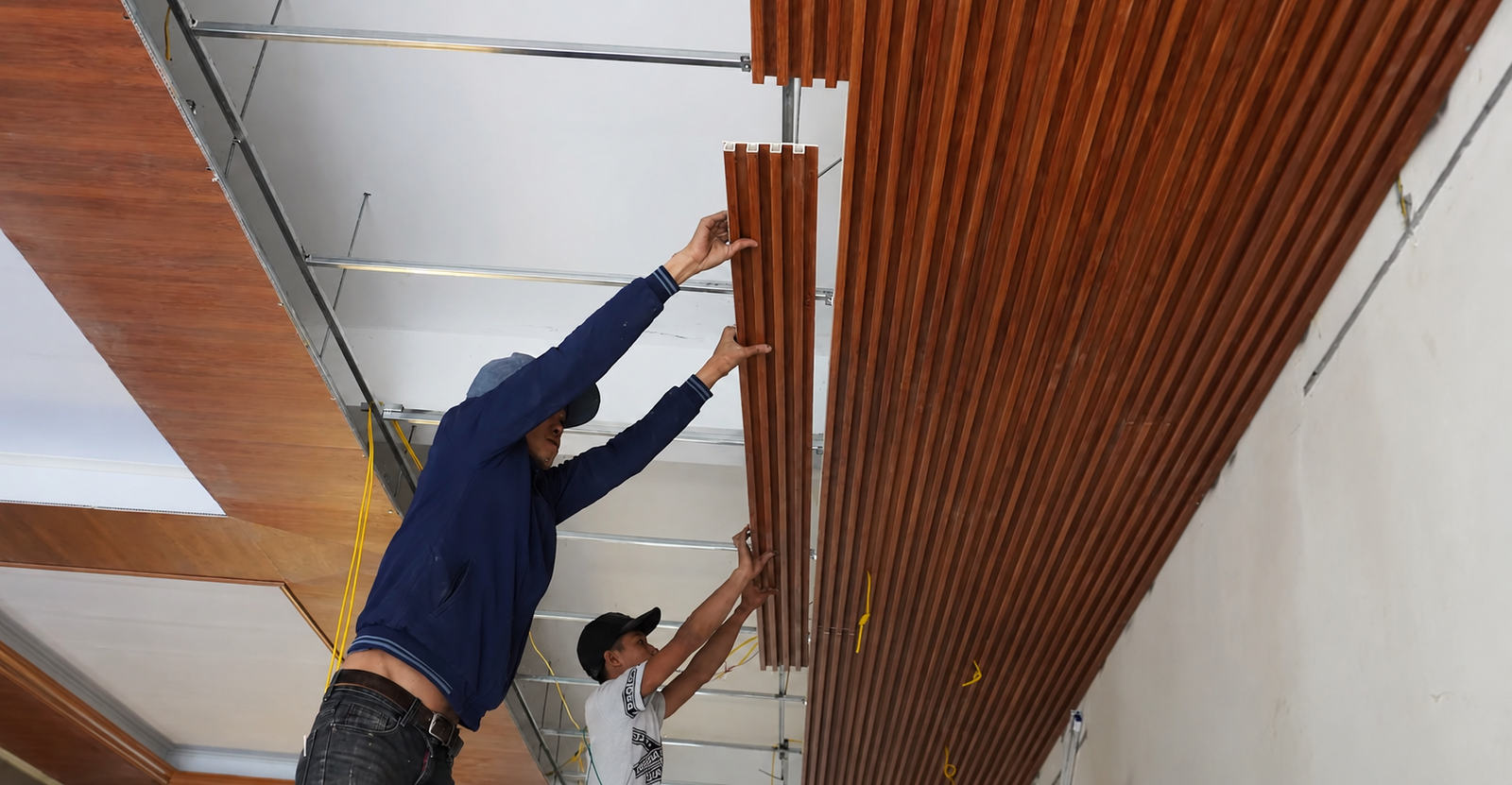 Việt Á Group – Đơn vị thi công trần nhôm lam sóng uy tín, chuyên nghiệp