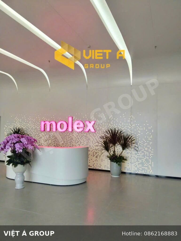 Tấm ốp nhôm CNC xuyên sáng phía sau quầy lễ tân nhà máy Molex